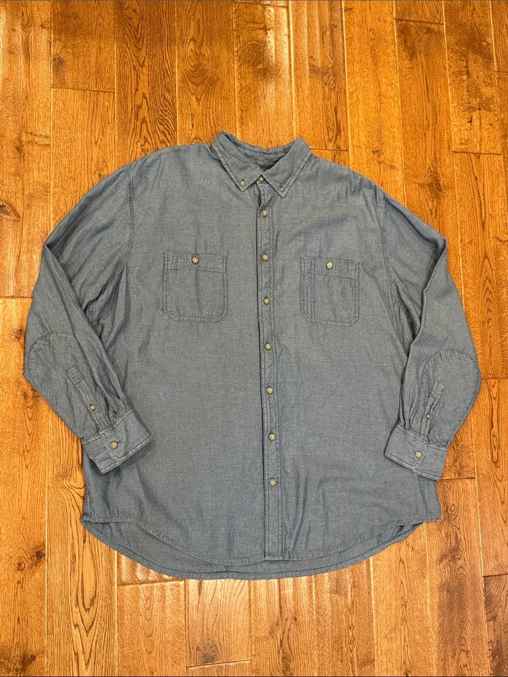 Foundry button down shirtshirt